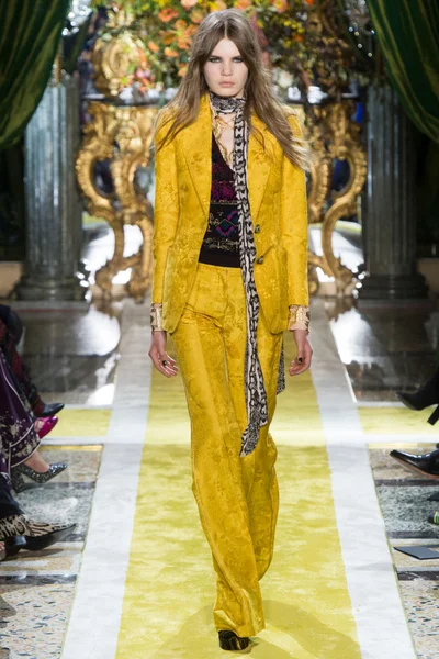 Look 39